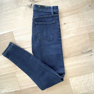 J Brand - MARIA High-Rise Skinny Leg in dark wash, size 27. NWT